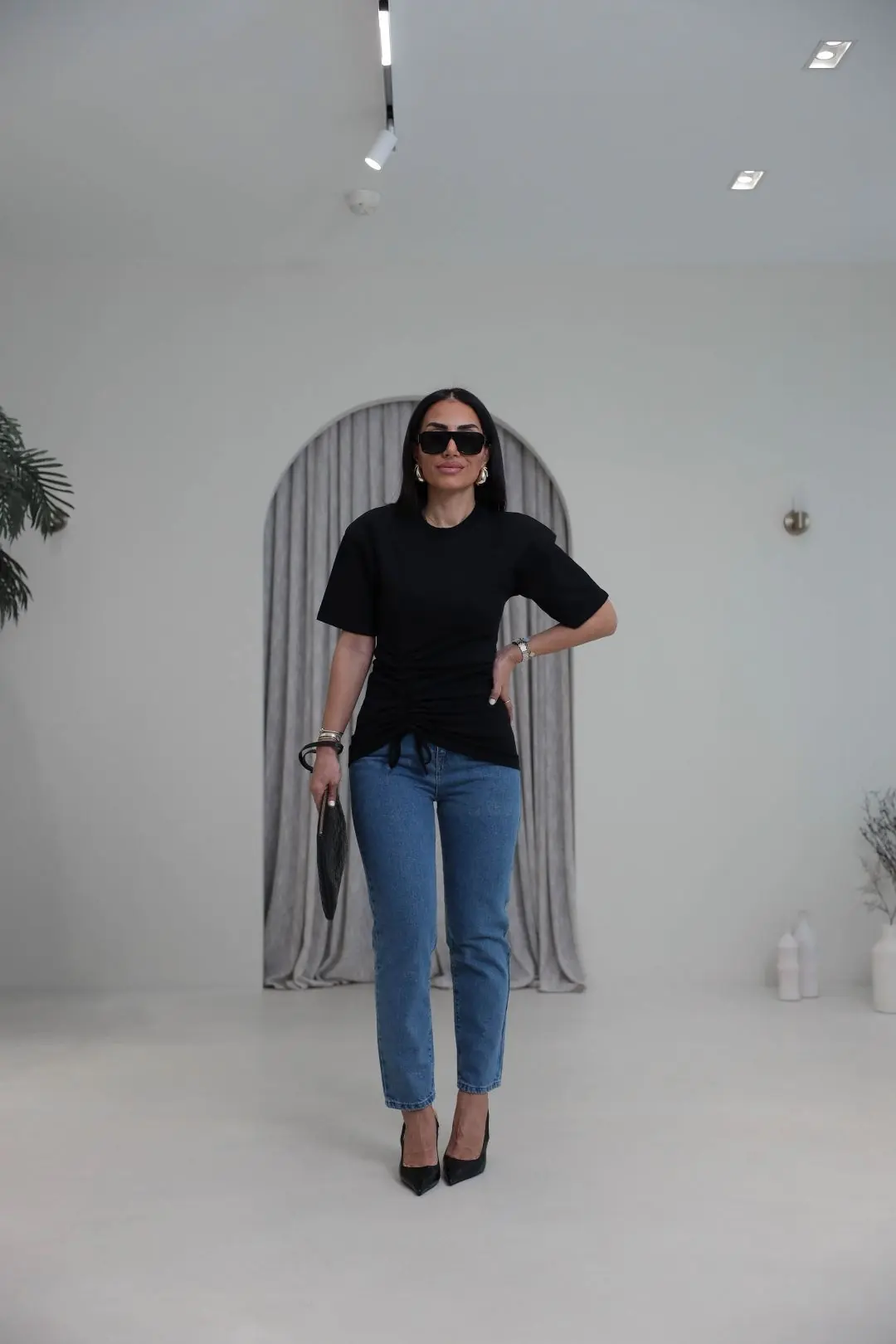 1025 Vatkalı Pamuklu Büzgü Detay Tshirt SİYAH