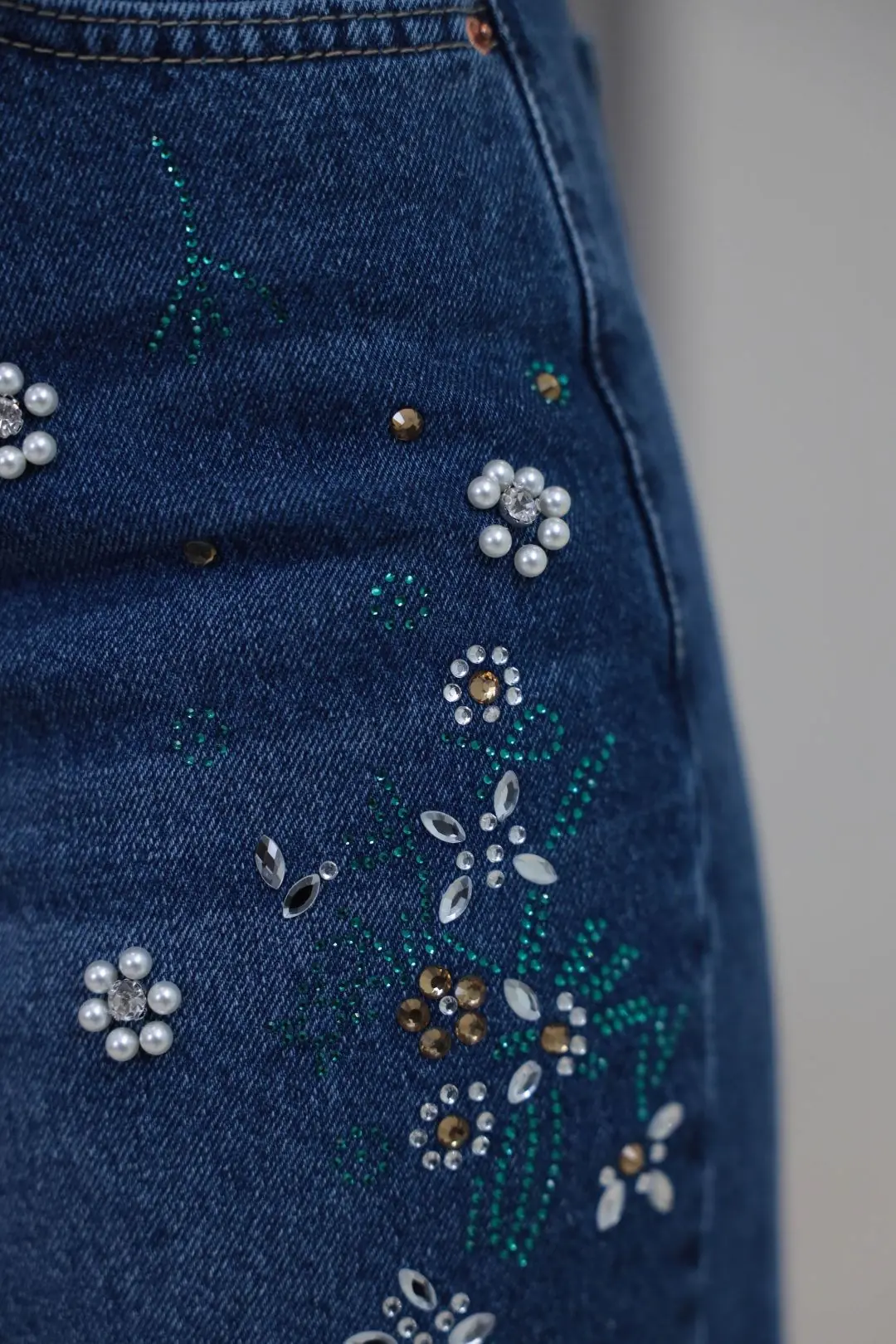1071 Çiçek Motifli Renkli Taş İşlemeli Denim Pantolon KOYU MAVİ