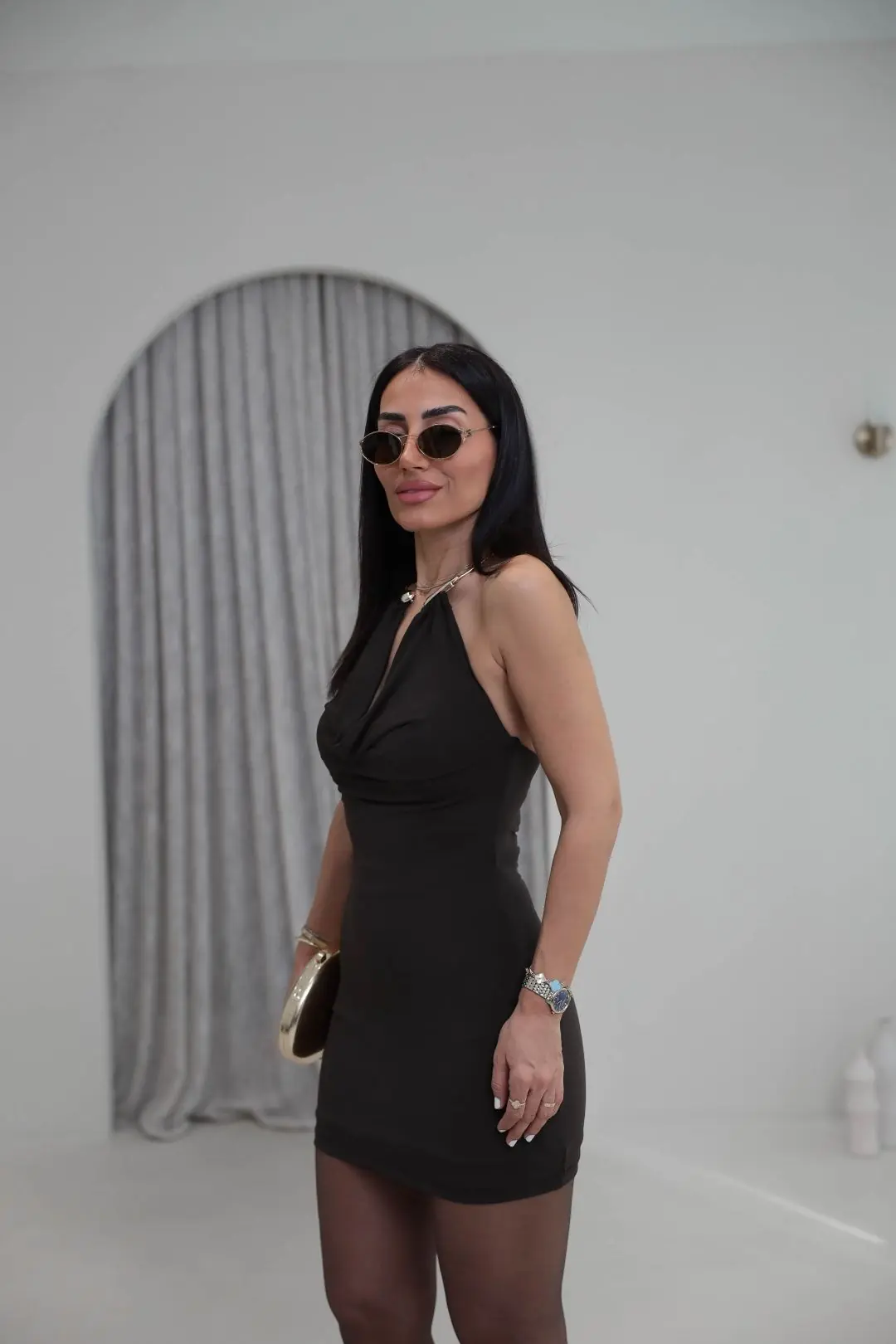1976 Gold Aksesuarlı Degaje Yaka Mini Sandy Elbise ACI KAHVE