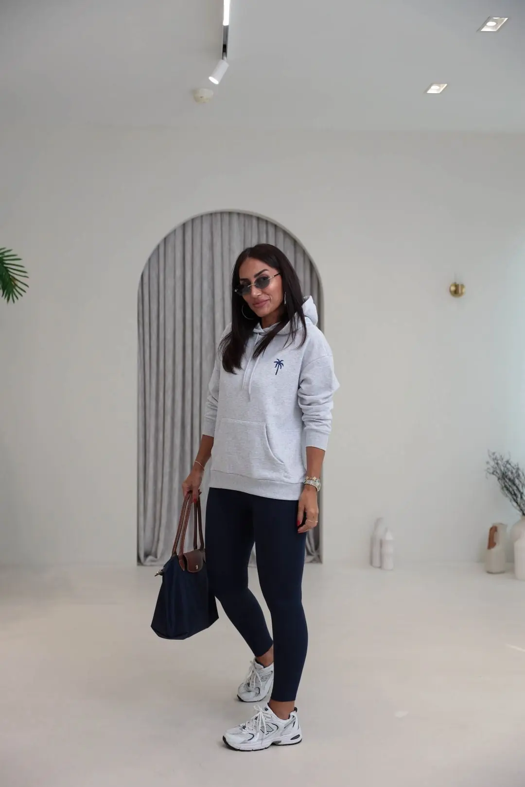9051 Kelebek Nakışlı Kapşonlu Cepli Sweatshirt GRİ