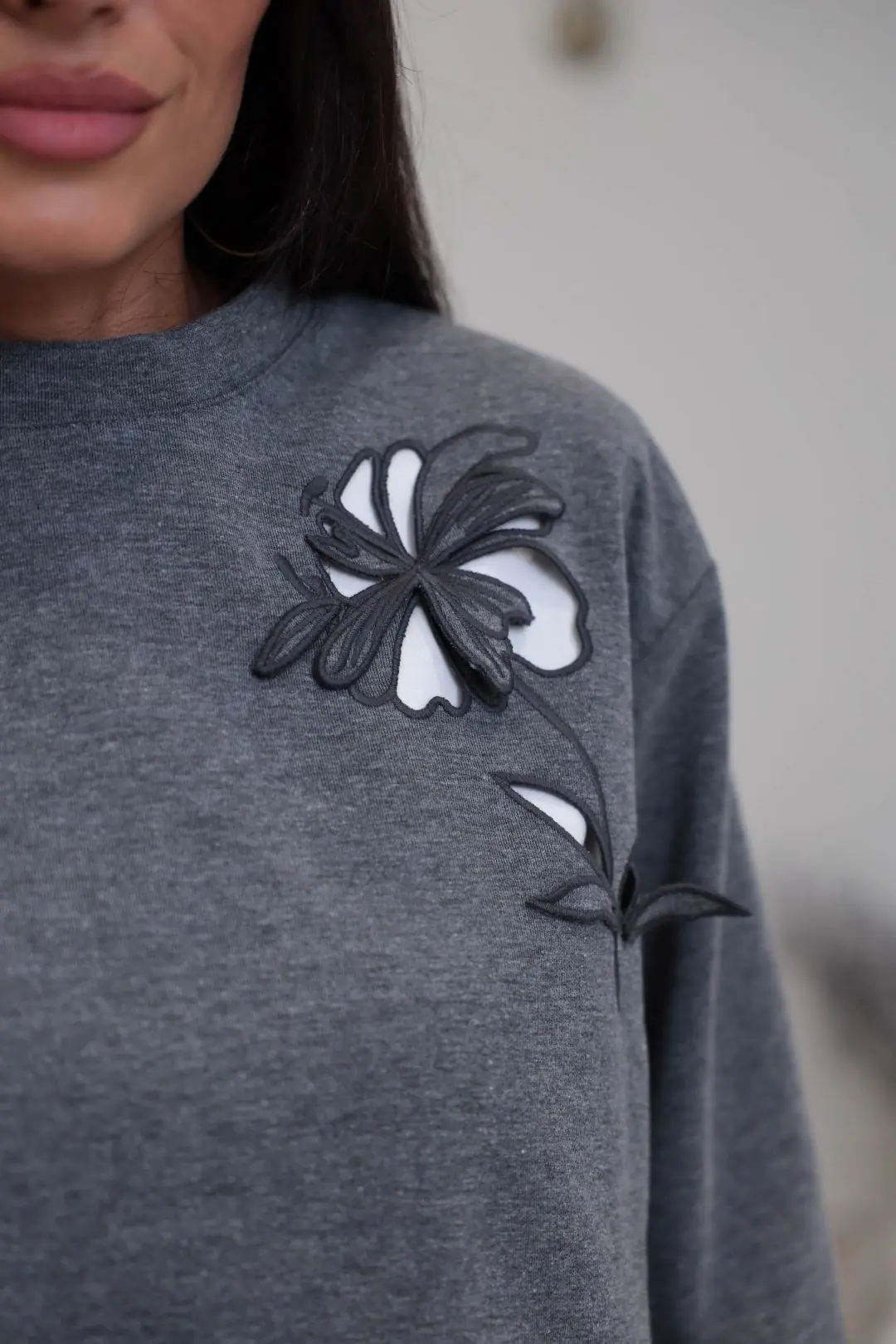 1154 Nakış Gömlek Detaylı Sweatshirt GRİ