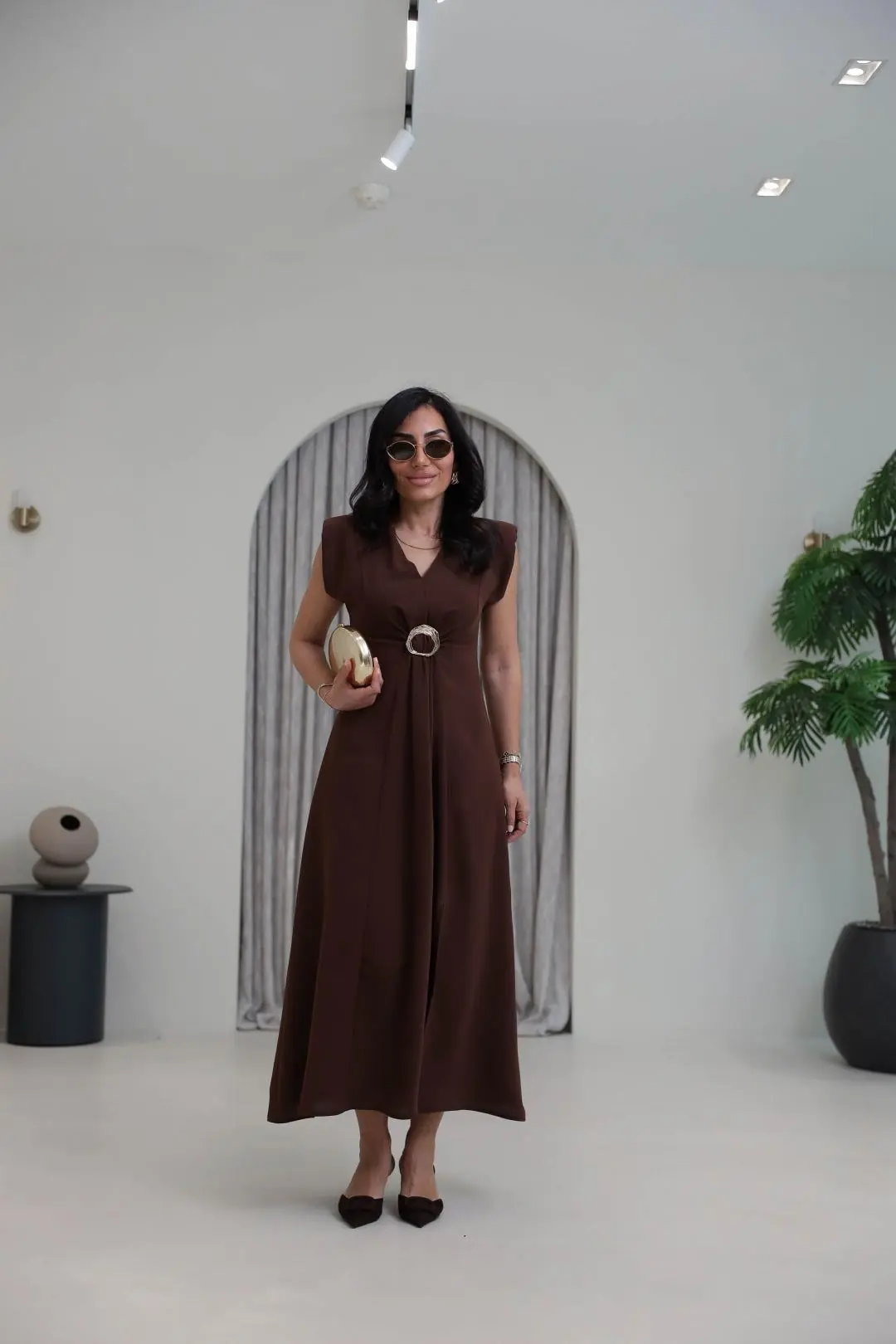 3865 V Yaka Gold Tokalı Maxi Elbise KAHVE