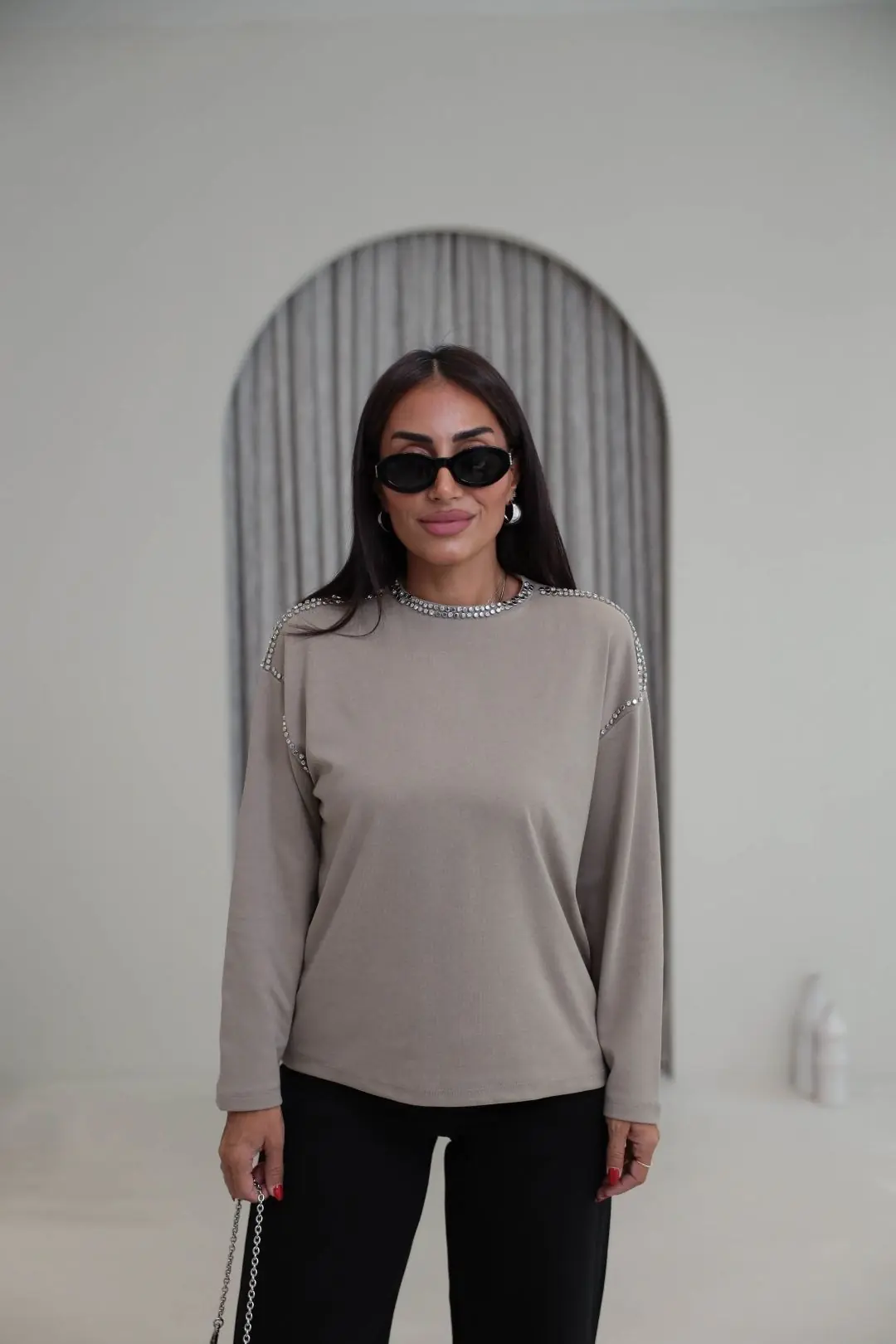 9064 Taşlı Detaylı Yumuşak Kumaş Bluz VİZON