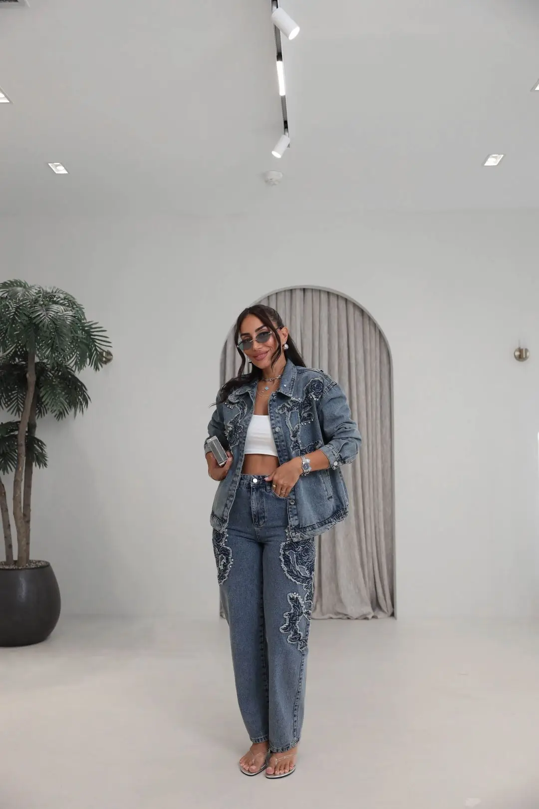 7502 Rose Aplikeli Taşlı Denim Ceket Pantolon Takım TİNTLİ MAVİ