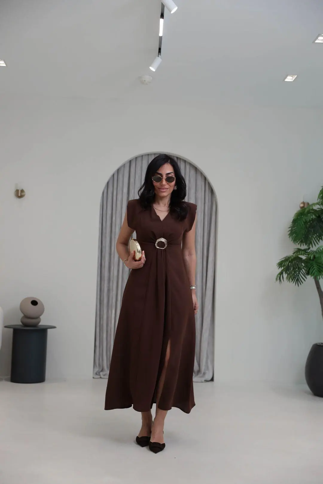 3865 V Yaka Gold Tokalı Maxi Elbise KAHVE