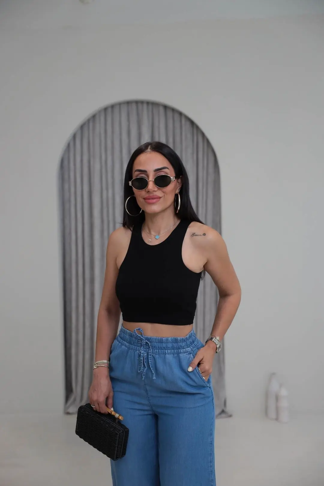 2941 Kolsuz Liyosel Crop Atlet SİYAH