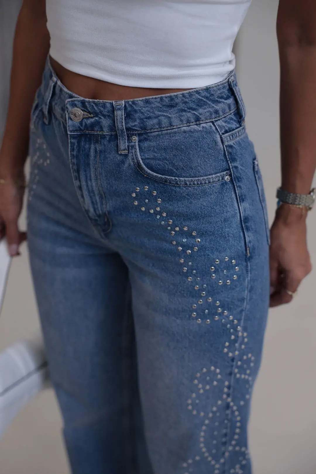 1077 Kenar Drop Taşlı Lazer Kesikli Bol Paça Denim Pantolon MAVİ