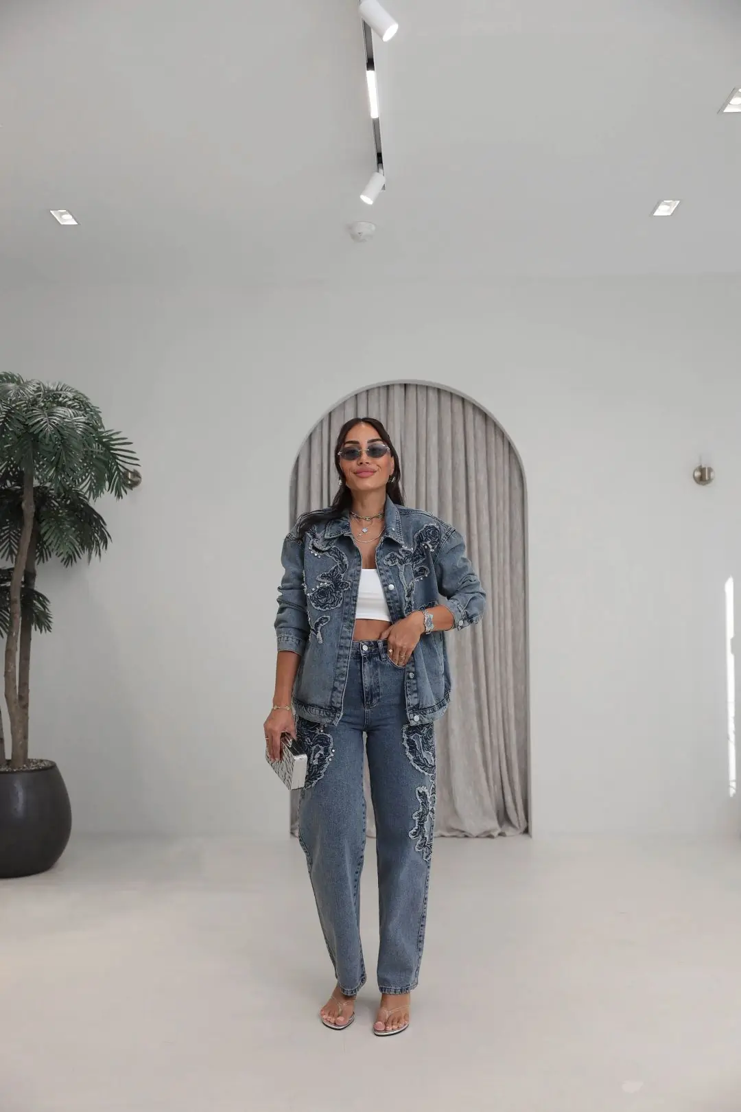 7502 Rose Aplikeli Taşlı Denim Ceket Pantolon Takım TİNTLİ MAVİ