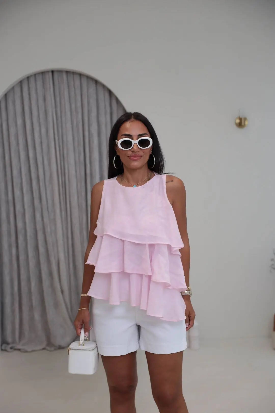 1054 Kat Kat Volanlı Asimetrik Kolsuz Bluz PEMBE