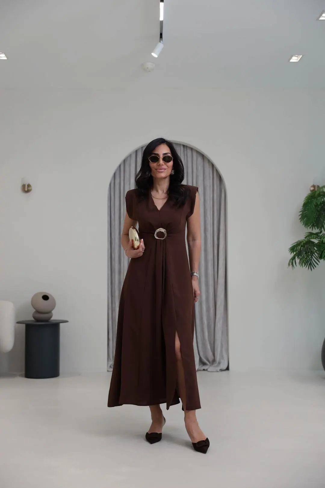 3865 V Yaka Gold Tokalı Maxi Elbise KAHVE