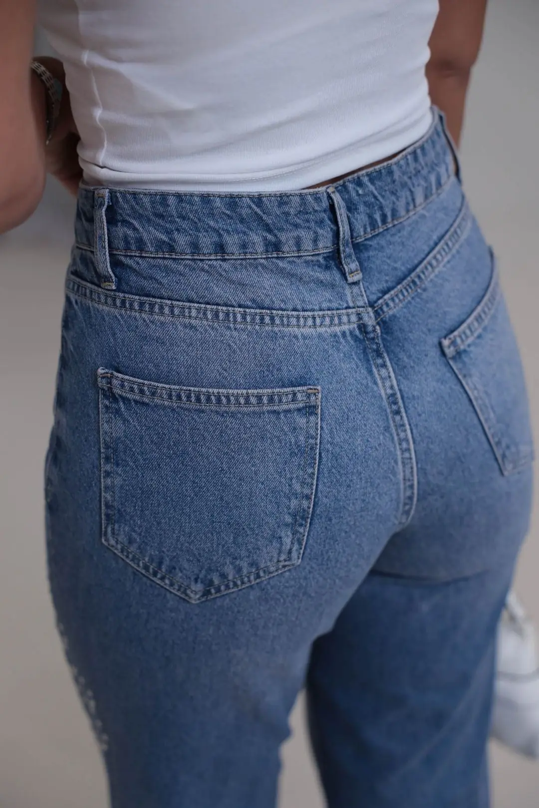 1077 Kenar Drop Taşlı Lazer Kesikli Bol Paça Denim Pantolon MAVİ
