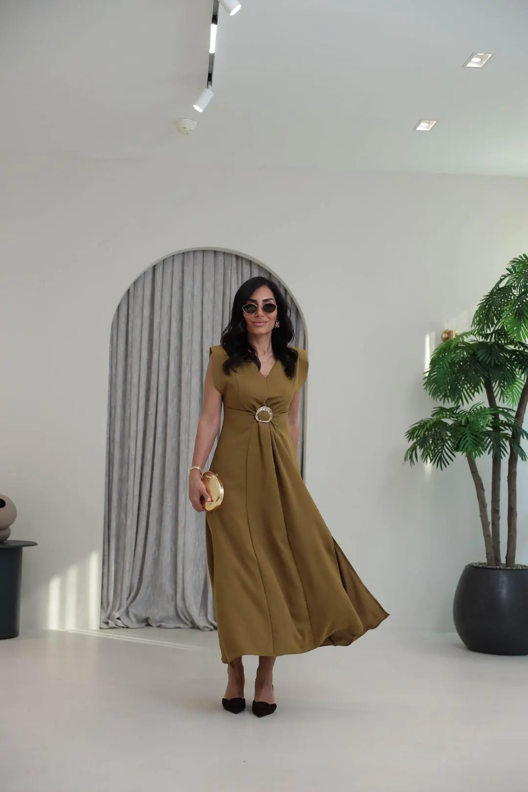 3865 V Yaka Gold Tokalı Maxi Elbise OLİVE