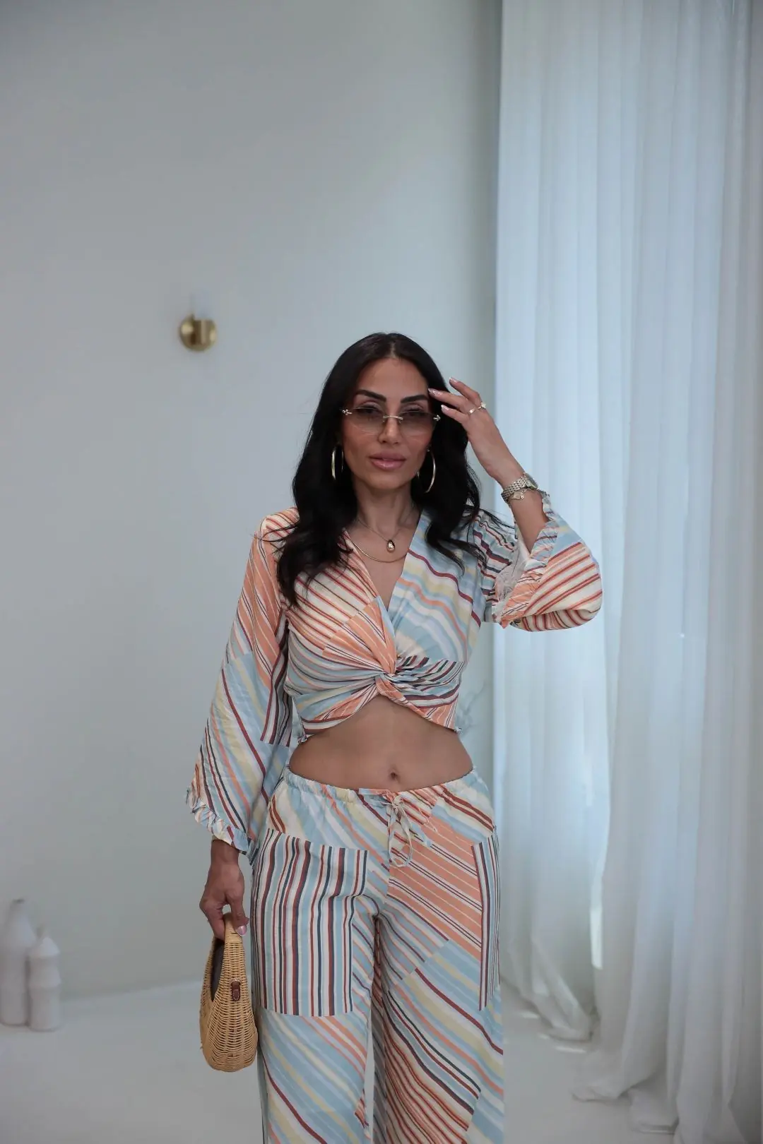 8540 Önü Düğümlü Gipe Detaylı Crop Bluz & Pantolon Takım RENKLİ