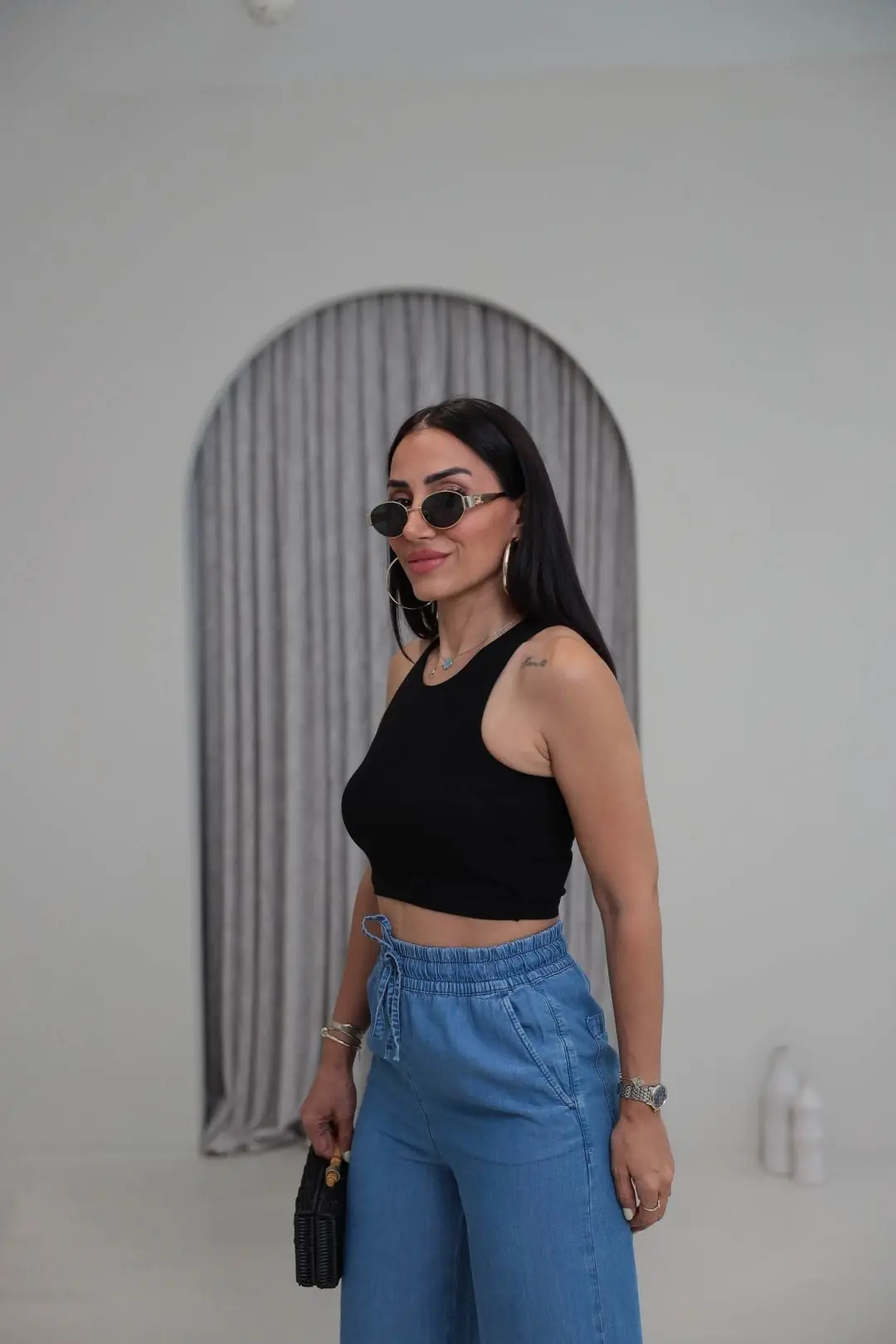 2941 Kolsuz Liyosel Crop Atlet SİYAH