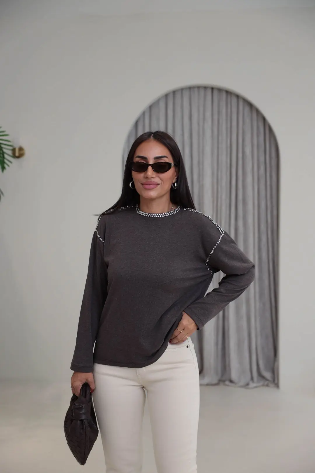 9064 Taşlı Detaylı Yumuşak Kumaş Bluz KAHVE