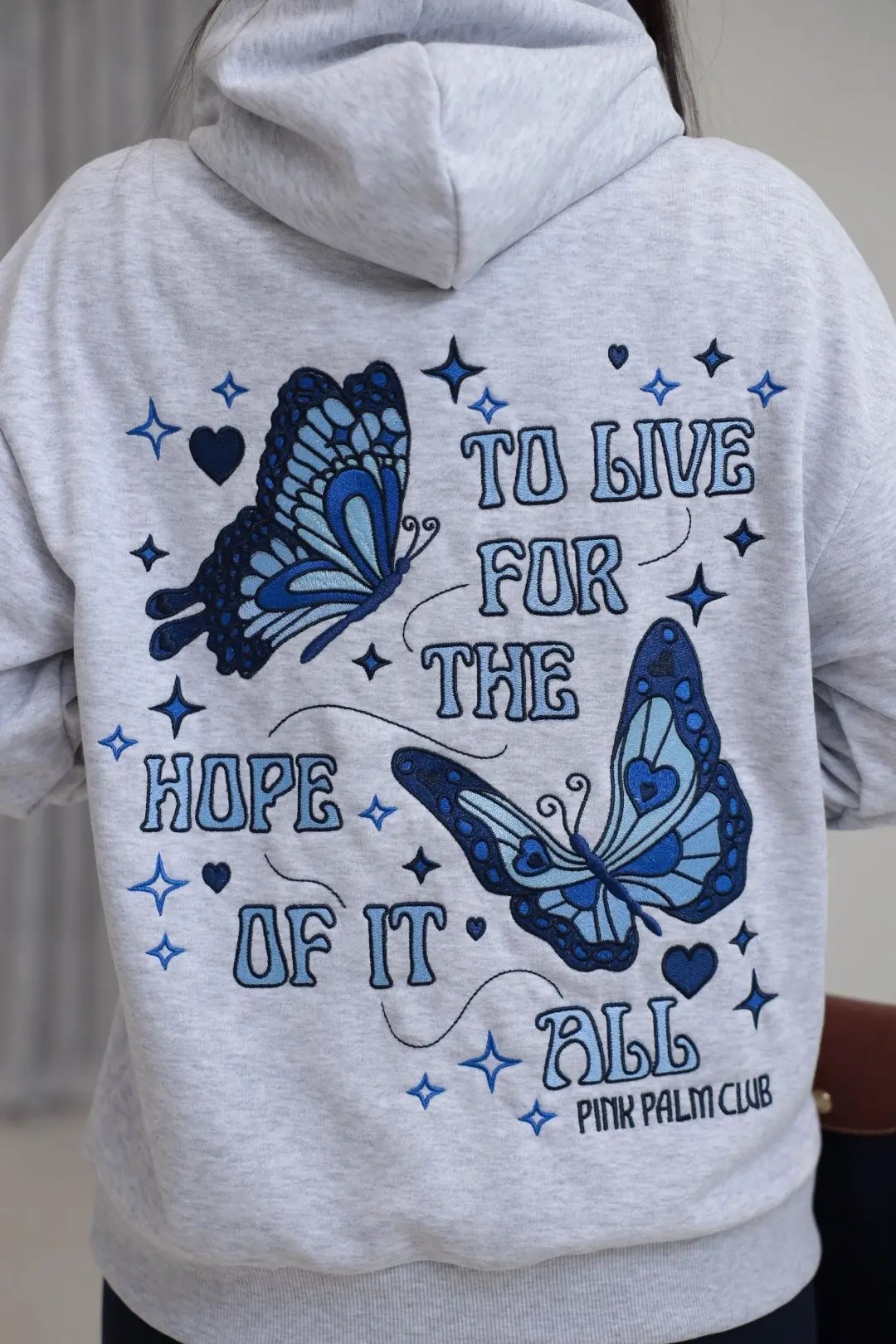 9051 Kelebek Nakışlı Kapşonlu Cepli Sweatshirt GRİ