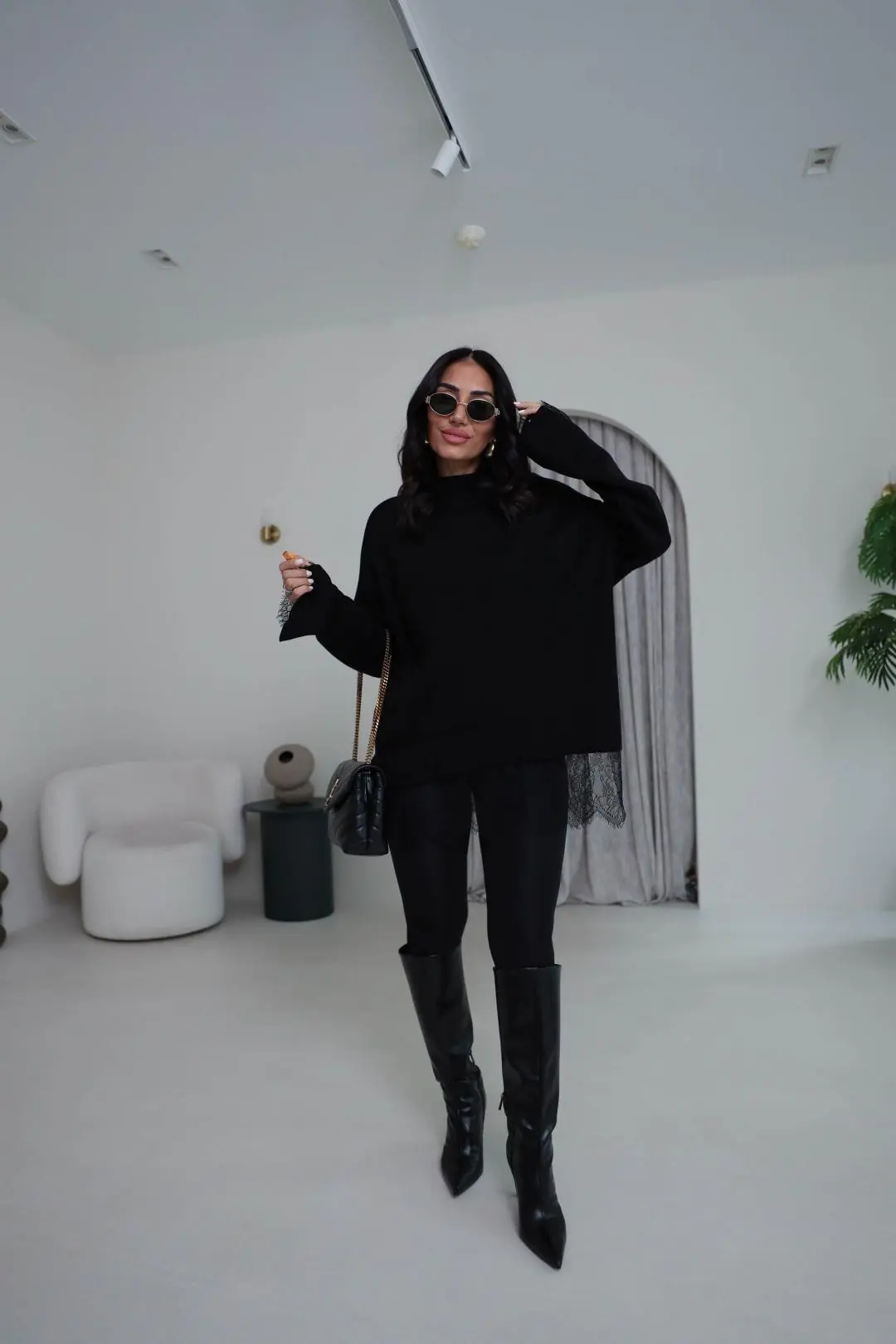 0136 Dik Yaka Dantelli Kazak SİYAH
