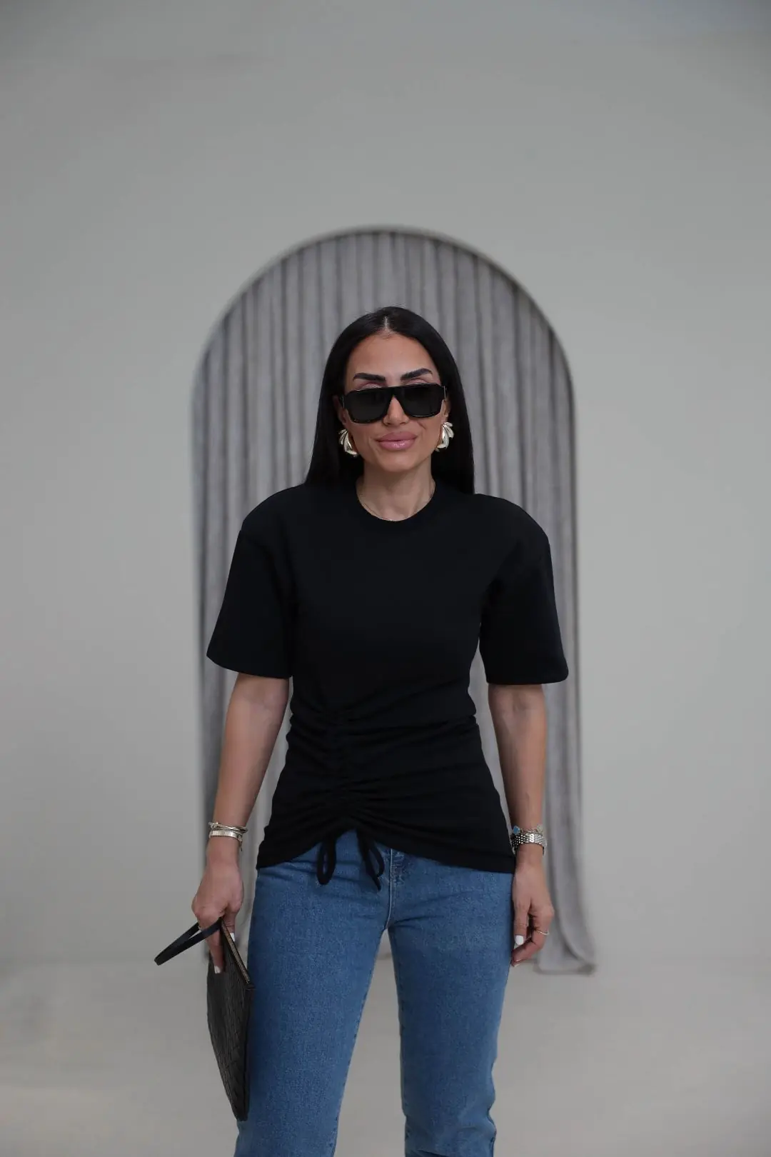 1025 Vatkalı Pamuklu Büzgü Detay Tshirt SİYAH